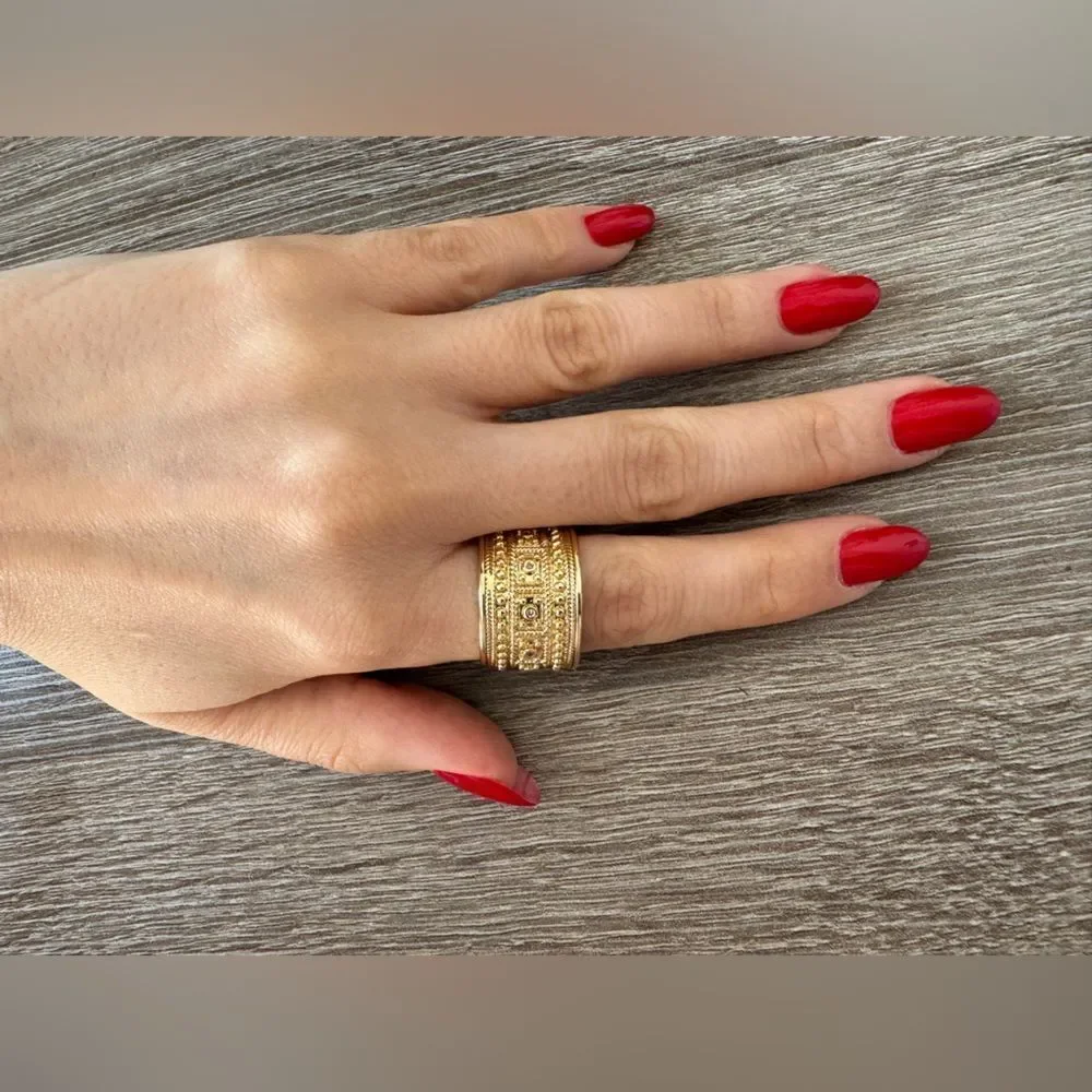 Vintage style ring N641